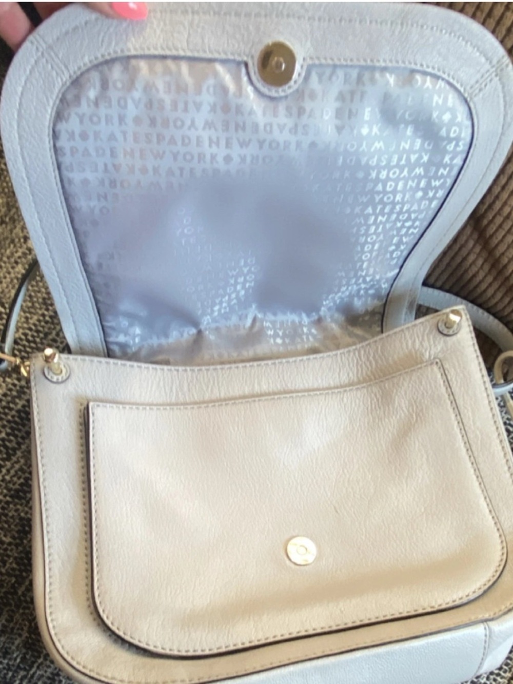 Kate Spade New York Light Gray Shoulder Bag with Tassel and Adjustable Strap - Picture 8 of 15